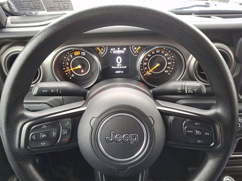 Used 2018 Jeep Wrangler Sport image 19