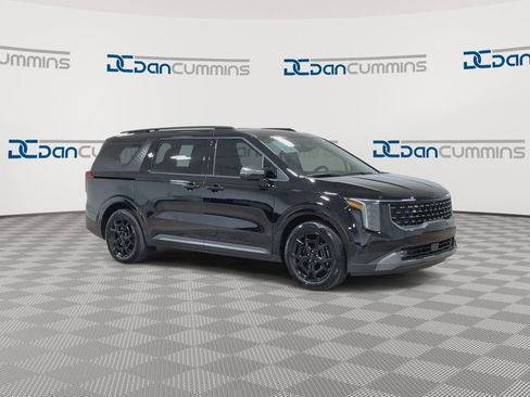 Used 2026 Kia Carnival SX w/ SX Dark Edition Package FWD image 2