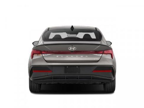New 2025 Hyundai Elantra SEL image 8