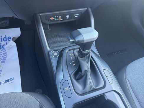New 2025 Kia K4 LXS image 35