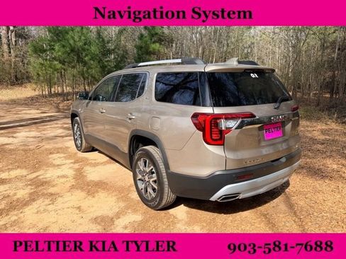 Used 2023 GMC Acadia SLT image 11