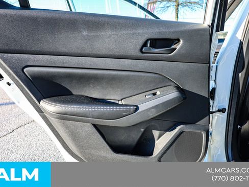 Used 2025 Nissan Altima 2.5 SV image 40