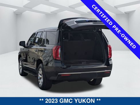 Used 2023 GMC Yukon SLT w/ SLT Luxury Package image 13
