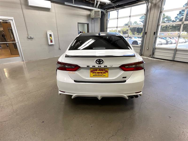 Used 2024 Toyota Camry SE FWD image 4