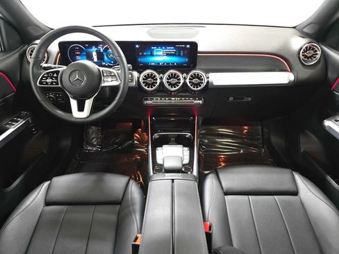 Used 2023 Mercedes-Benz GLB 250 4MATIC image 18