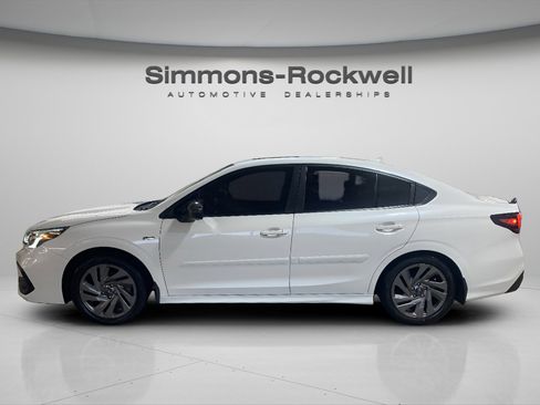 Used 2024 Subaru Ascent Premium w/ Convenience Package image 8