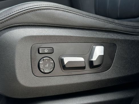 Used 2019 BMW X5 xDrive40i w/ Convenience Package AWD/4WD image 11