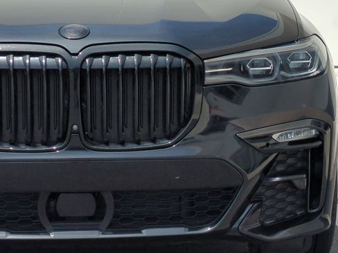 Used 2021 BMW X7 xDrive40i w/ M Sport Package AWD/4WD image 5