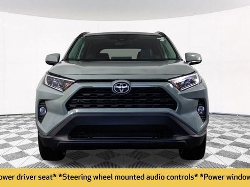 Used 2021 Toyota RAV4 XLE Premium image 8