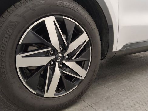 Used 2021 Kia Sorento S FWD image 31