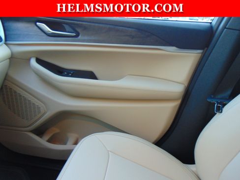 New 2025 Jeep Grand Cherokee Limited RWD image 34