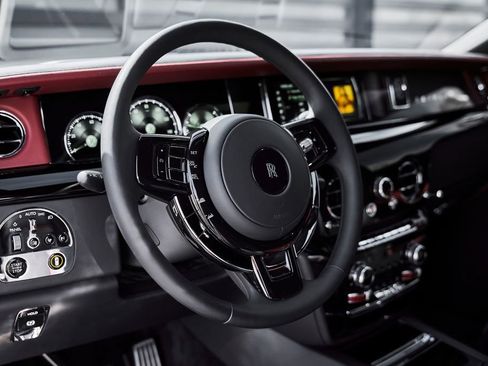 Used 2024 Rolls-Royce Phantom Sedan RWD image 51
