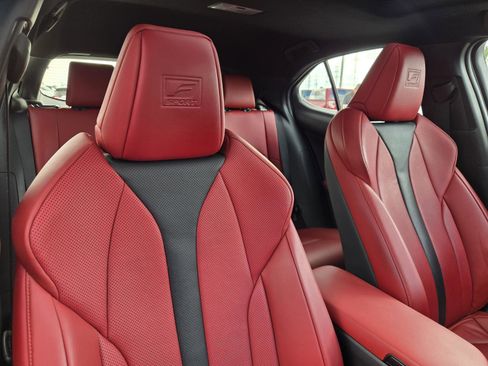 Used 2019 Lexus UX 200 F Sport w/ F Sport Premium Package image 29