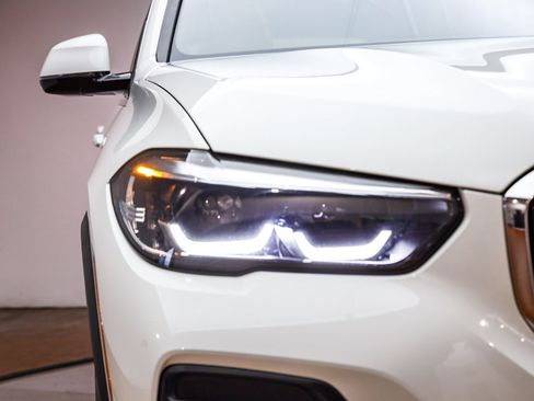 Used 2023 BMW X5 xDrive45e w/ Climate Comfort Package image 8