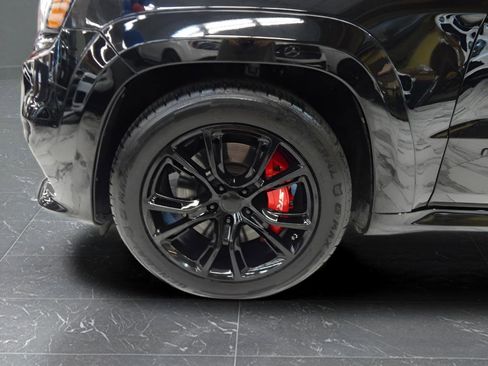 Used 2021 Jeep Grand Cherokee SRT image 11