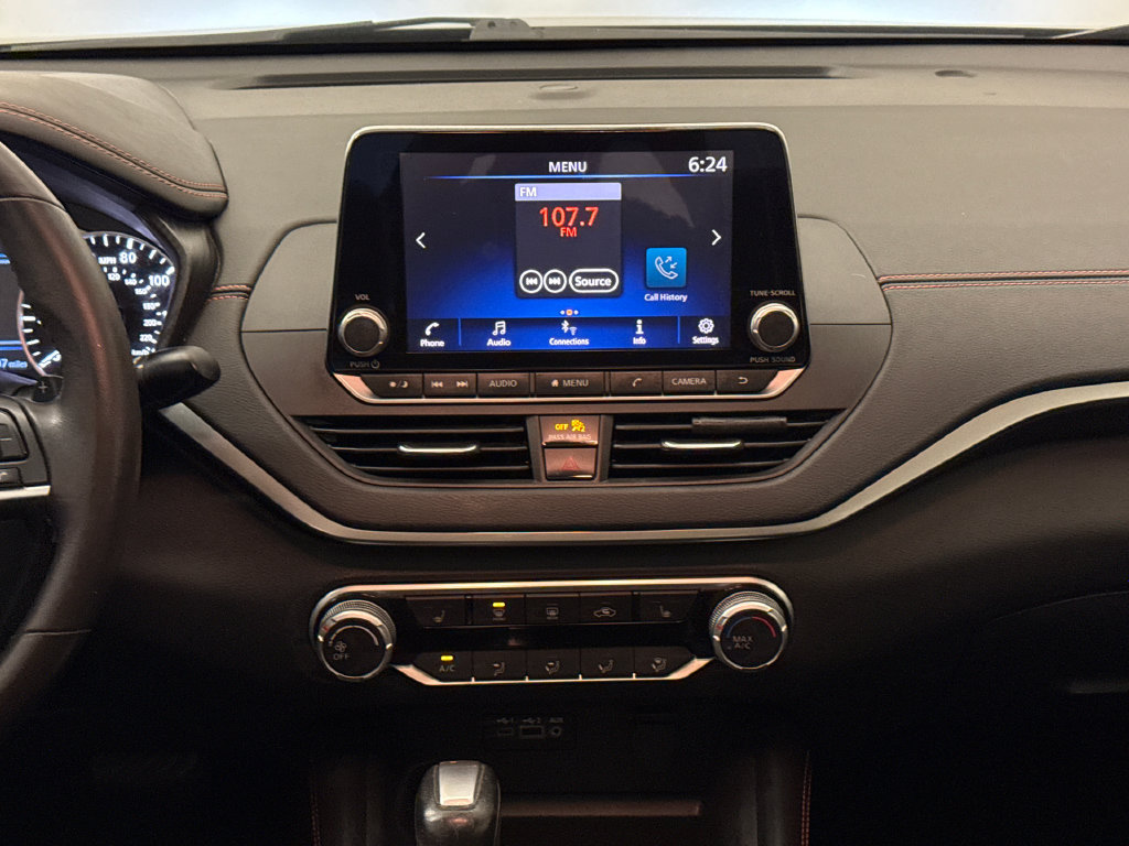 Used 2022 Nissan Altima 2.5 SR w/ Midnight Edition Package FWD image 15