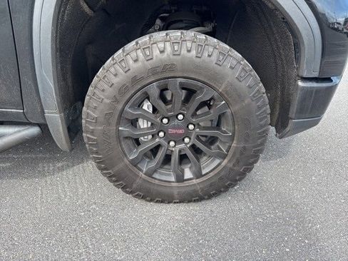 Used 2022 GMC Sierra 1500 AT4X image 10