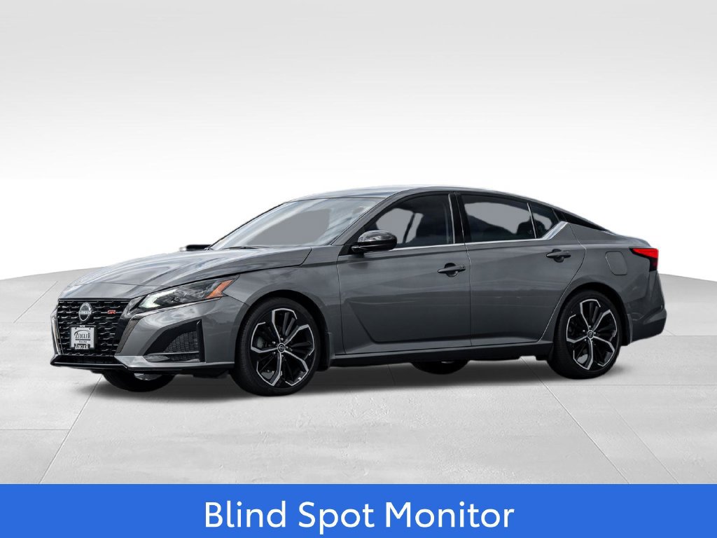 Used 2024 Nissan Altima 2.5 SR w/ SR Premium Package FWD image 3