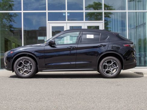 New 2025 Alfa Romeo Stelvio Sprint AWD/4WD image 7