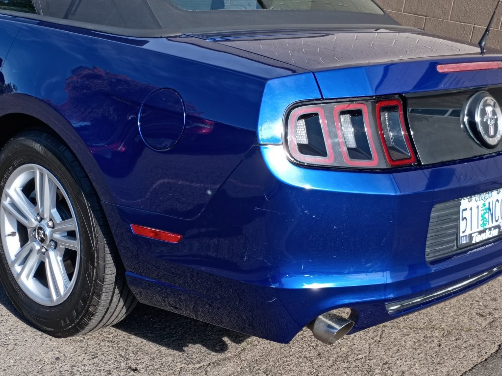 Used 2013 Ford Mustang Convertible RWD image 6