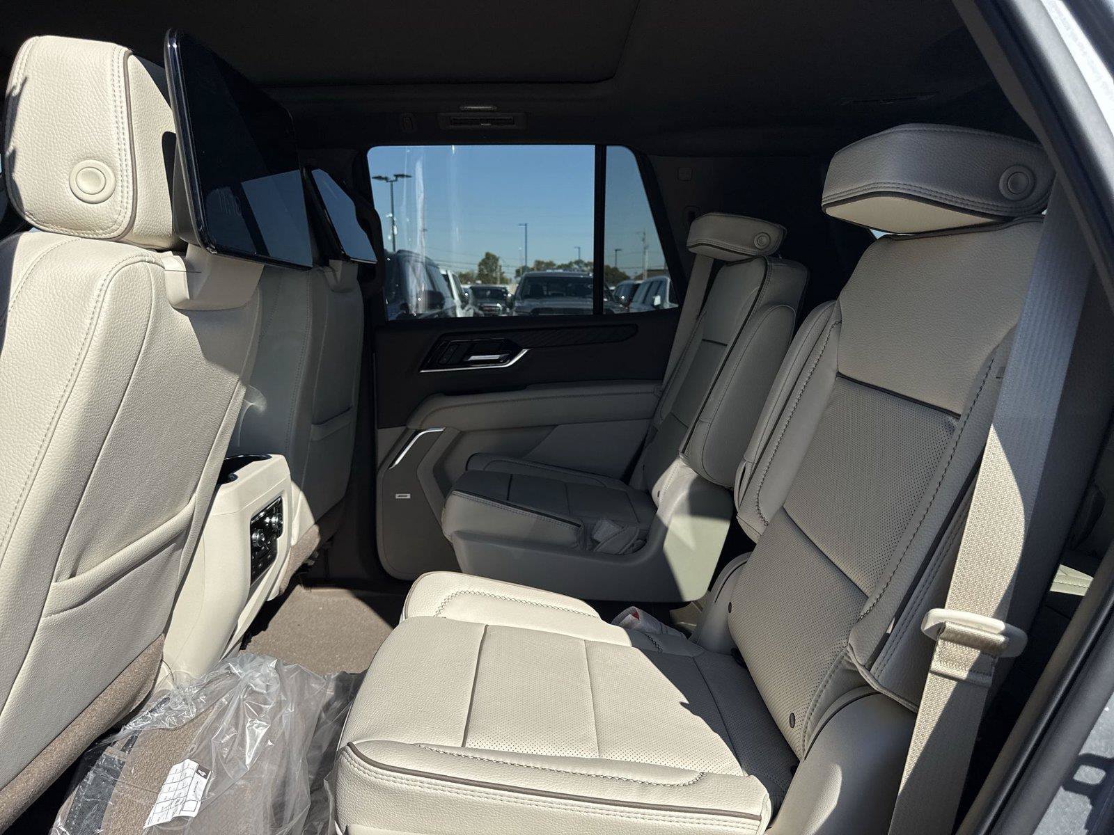 New 2027 GMC Yukon Denali w/ Denali Reserve Package AWD/4WD image 23