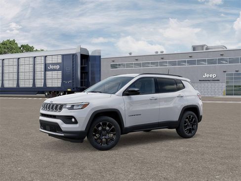 New 2026 Jeep Compass Latitude image 2