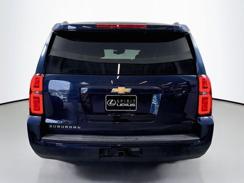 Used 2017 Chevrolet Suburban LT RWD image 6