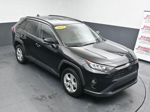 Used 2021 Toyota RAV4 XLE image 24