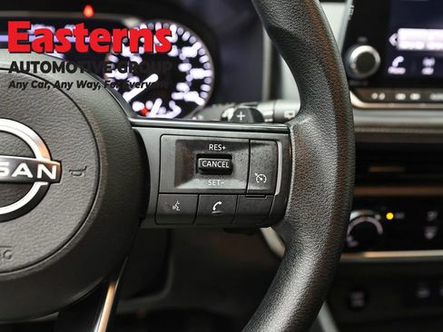 Used 2024 Nissan Rogue S AWD/4WD image 16