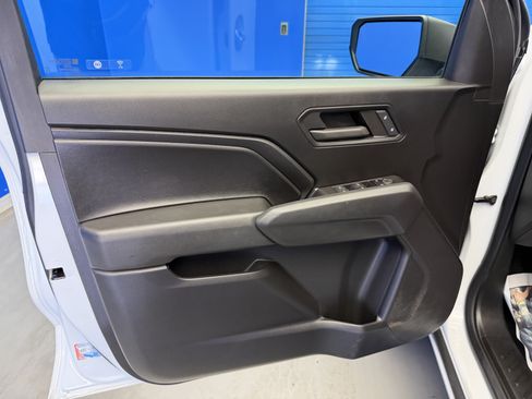 Used 2024 Chevrolet Colorado W/T w/ WT Convenience Package II RWD image 9