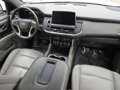 Used 2024 Chevrolet Suburban LT image 31
