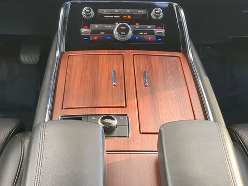 Used 2024 Lincoln Navigator Reserve image 19
