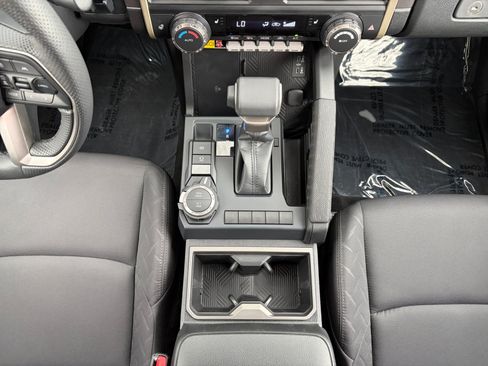 Certified 2025 Toyota Tacoma SR5 AWD/4WD image 23
