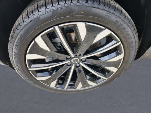 New 2026 Volvo XC90 B6 Ultra w/ Protection Package AWD/4WD image 8