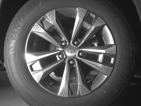 Used 2025 Chevrolet Equinox LT FWD image 15