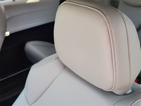 New 2026 Toyota Sienna XLE image 11