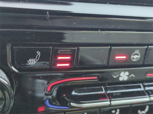 New 2025 Jeep Grand Cherokee Limited image 24