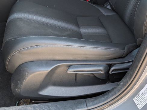 Used 2025 Honda Civic Sport image 11