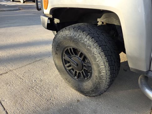 Used 2006 HUMMER H3 Luxury image 9