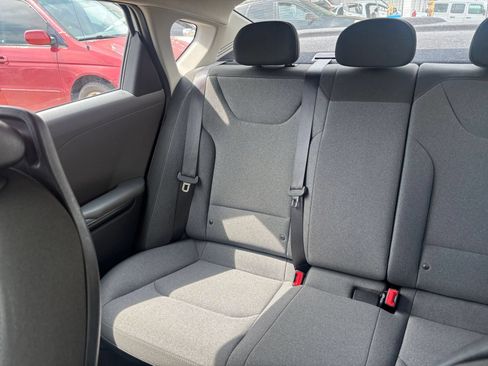 Used 2025 Kia K4 FWD image 38