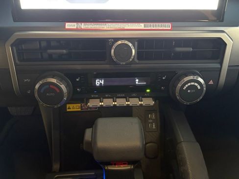 Used 2025 Toyota 4Runner TRD Off-Road Premium image 19