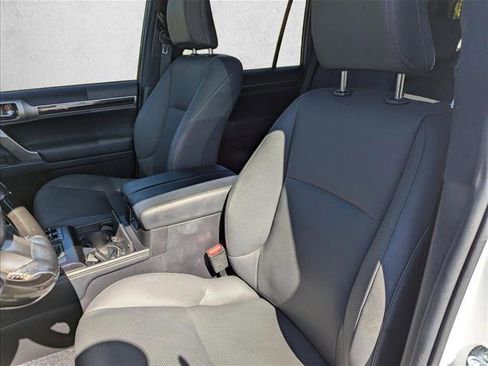 Used 2021 Lexus GX 460 Premium w/ Premium Package image 23