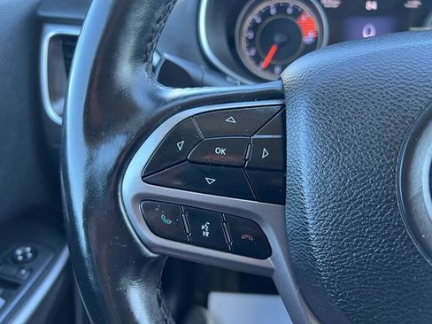 Used 2019 Jeep Cherokee Limited AWD/4WD image 21