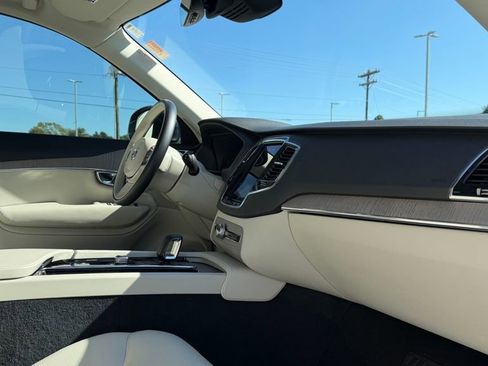 Used 2025 Volvo XC90 T8 Plus w/ Protection Package image 32