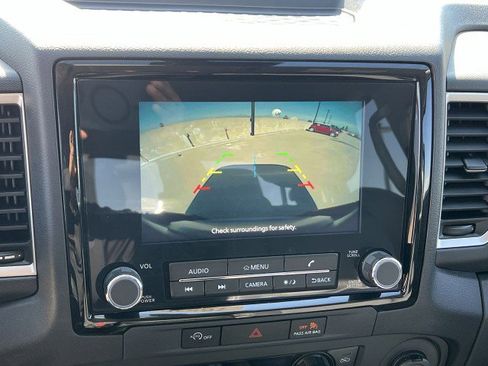 Used 2024 Nissan Frontier SV w/ SV Convenience Package image 14