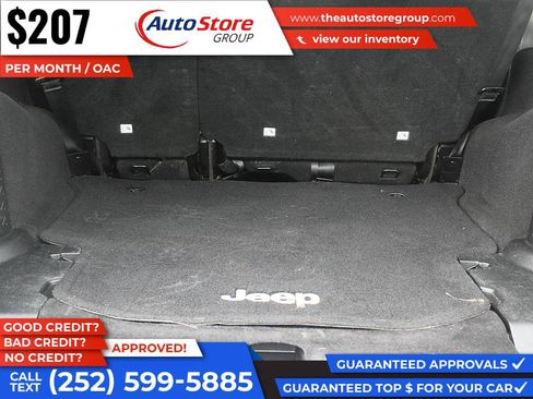Used 2015 Jeep Wrangler Unlimited Sahara w/ Connectivity Group AWD/4WD image 10