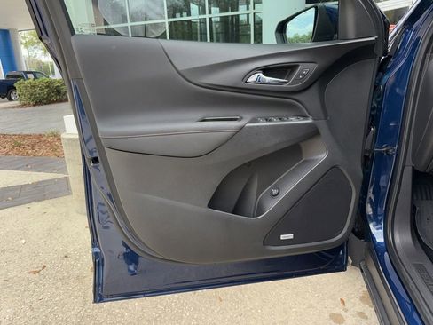 Used 2022 Chevrolet Equinox RS w/ RS Leather Package FWD image 15