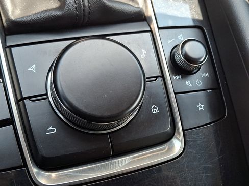Used 2019 MAZDA MAZDA3 Sedan w/ Preferred Package FWD image 25