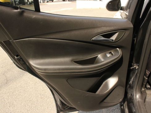 Used 2022 Buick Encore GX Select w/ Sport Touring Package AWD/4WD image 33