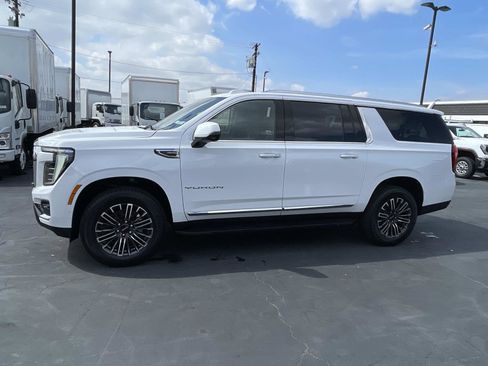 New 2026 GMC Yukon XL Elevation w/ Elevation Premium Package image 8